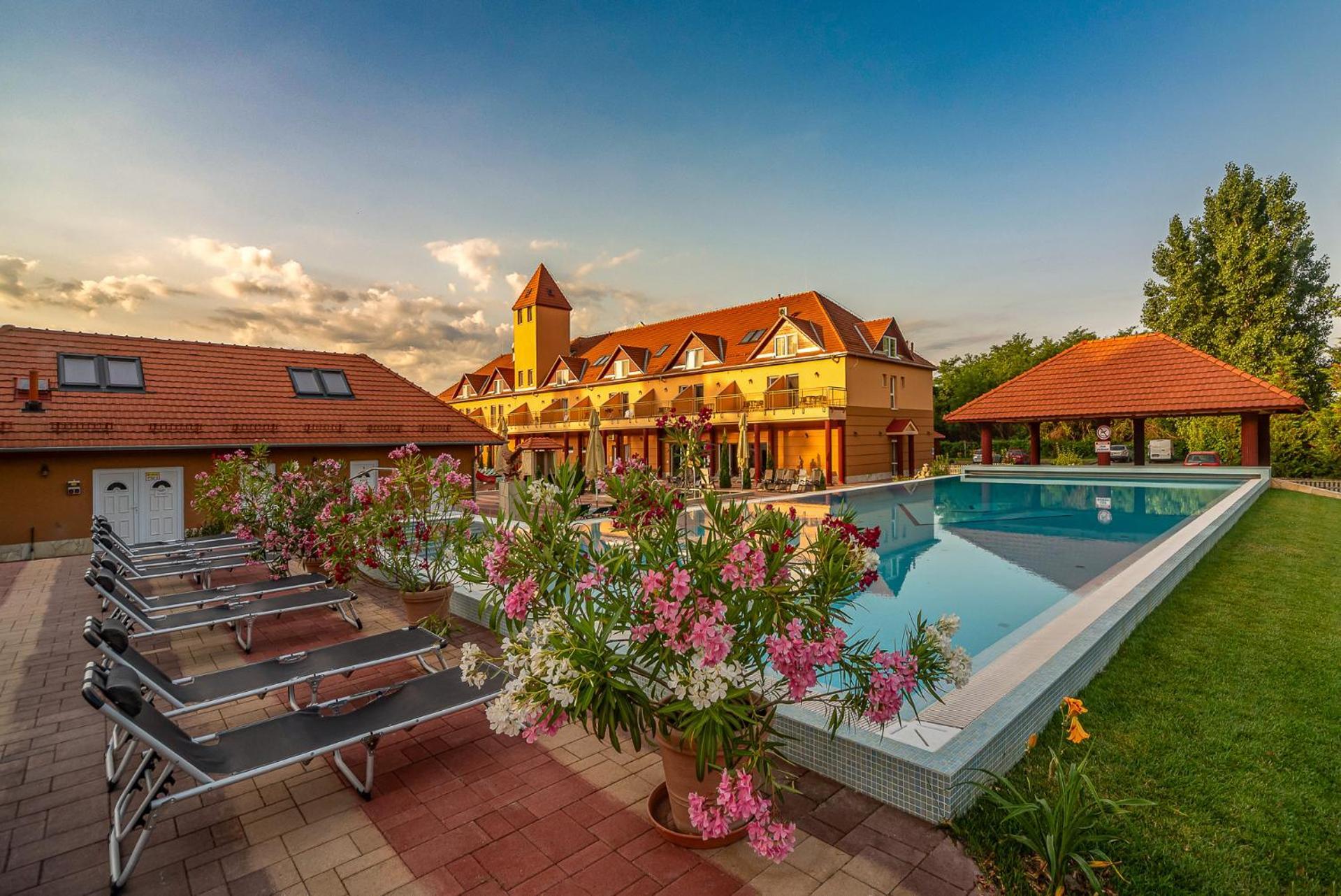 Termal Hotel Vesta Tapioszecso Экстерьер фото